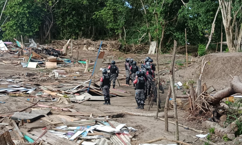 Reintegração de Posse em comunidade do bairro Armando Mendes ocorre sem confrontos; veja vídeo