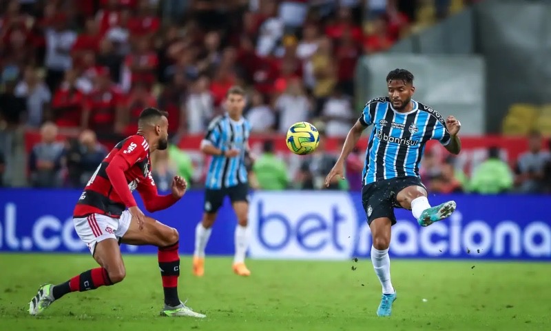 Flamengo enfrenta o Grêmio no Maracanã nesta quinta-feira (13)