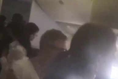 Pesadelo aéreo: passageiros ficam presos por horas em avião com 52ºC; veja vídeo