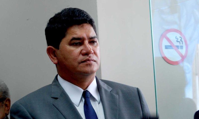 Prefeito Bi Garcia descumpre decisão judicial e tenta boicotar curso de Medicina da Fametro em Parintins