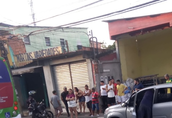 Urgente: motoqueiro é arremess4do em grave acidente na Compensa; veja vídeo