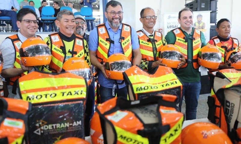 Motociclista Legal’: Detran-AM entrega 350 kits de segurança para mototaxistas no município de Manicoré