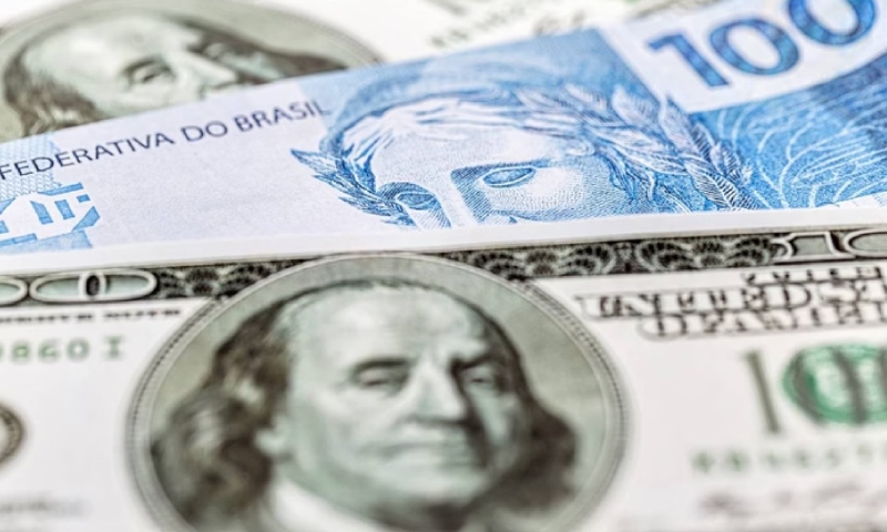 Dólar dispara e alcança R$ 5,43 e estrangeiros realizam aposta recorde contra o real