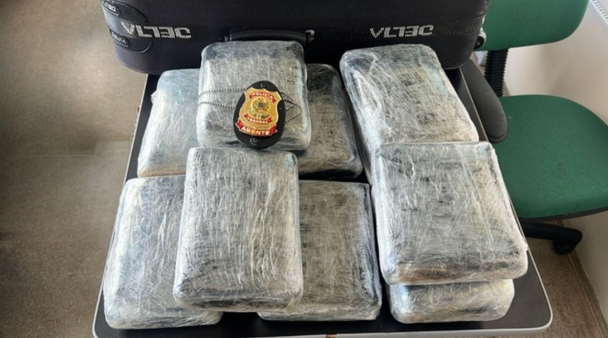 O corre vai miar: mulher é presa ao tentar embarcar para Manaus com 15 kg de droga