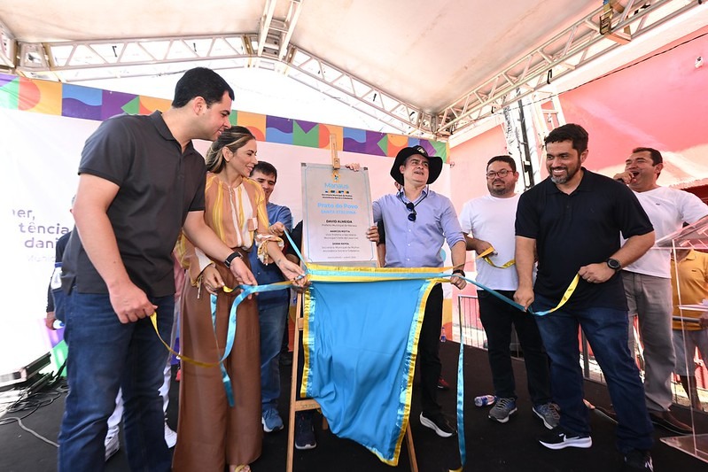 Prefeito David Almeida inaugura nova unidade do Prato do Povo e amplia em 330% oferta de refeições gratuitas
