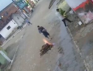 Homem tenta usar combustível para acender fogueira e vira "tocha hum4na"; veja vídeo