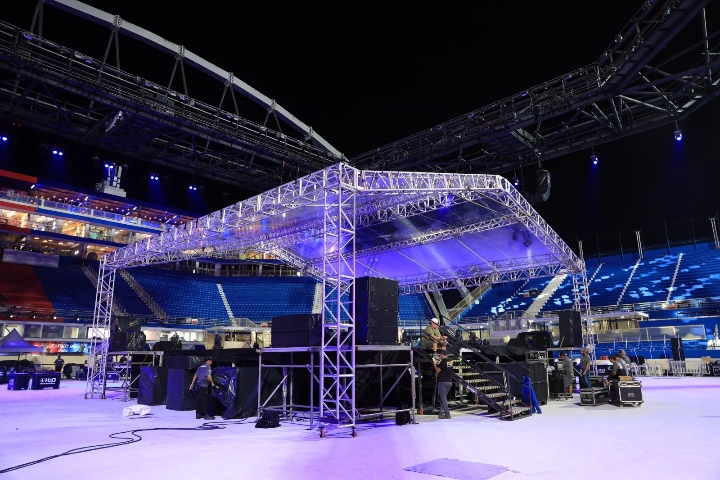Palco 360⁰ da Festa dos Visitantes em Parintins foi montado em tempo recorde no Bumbódromo