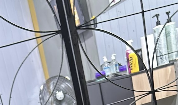 Jovem é metralh4d0 enquanto cortava o cabelo no Jorge Teixeira
