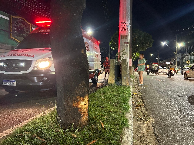 Motoqueiro sofre grave ac1dente na Ponta Negra e fica entre a vida e a m0rte; veja vídeos