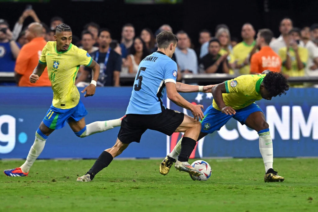 Brasil perde para Uruguai e se despede da Copa América