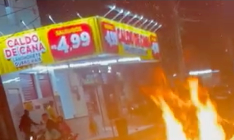 ‘Festa Junina de Facção’: vulgo “Frango” do CV é jog4do em f0gueira feita por tr4ficantes rivais; veja vídeo