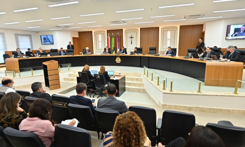 TCE-AM multa Prefeitura de Nova Olinda do Norte por triplo acúmulo de cargo