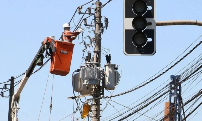 Seis bairros de Manaus irão ficar sem energia nesta quinta-feira (11); confira