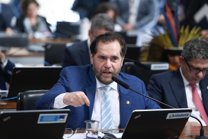 Senador Plínio Valério defende Marco Temporal e critica interferências de ministros do STF; veja vídeo