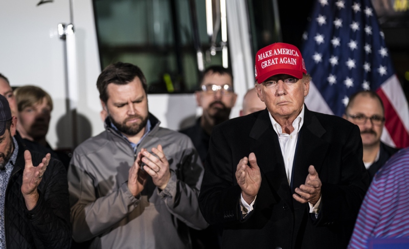 Donald Trump escolhe senador J.D. Vance como candidato a vice-presidente