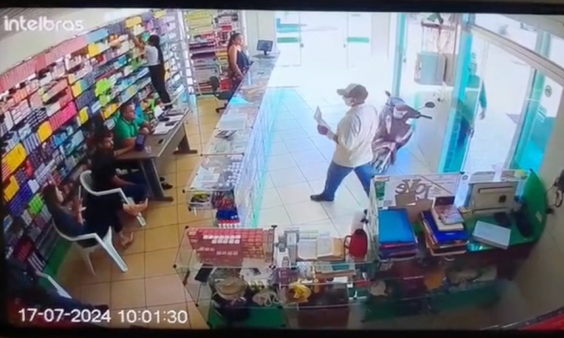 Choc4nte: vídeo mostra empresário sendo execut4d0 dentro de farmácia