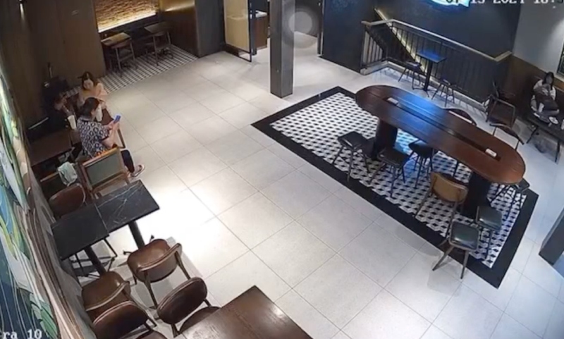 Inacreditável o que homem faz com amada e consigo mesmo durante surto; veja vídeo