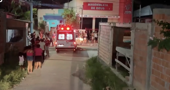 Urgente: suposto assaltante é espanc4d0 até a m0rt3 no Nova Vitória