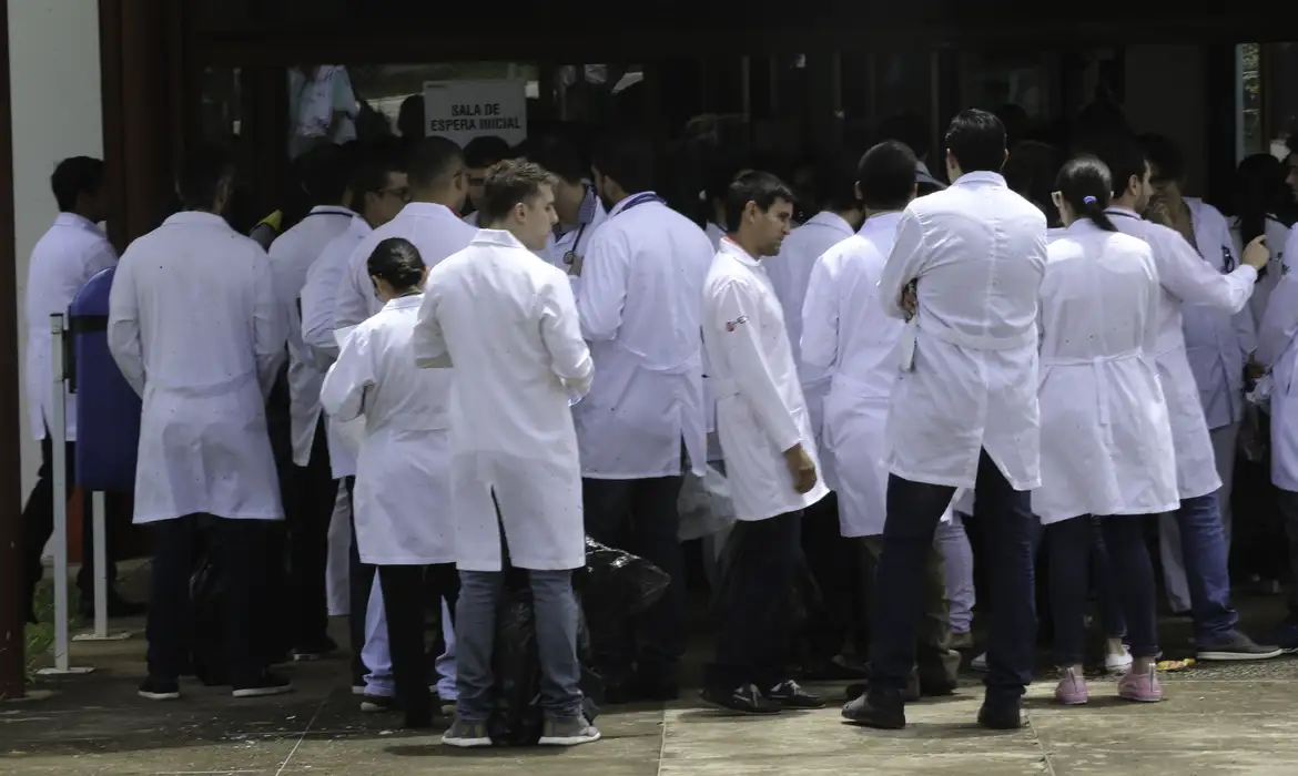 Prova do revalida para médicos é realizada neste fim de semana