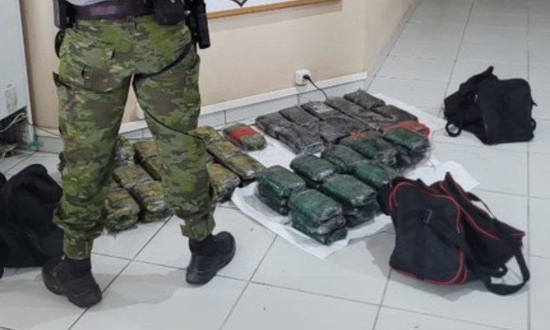 PF apreende 77kg de drogas em barco de Santo Antônio do Içá que iria para Manaus; veja