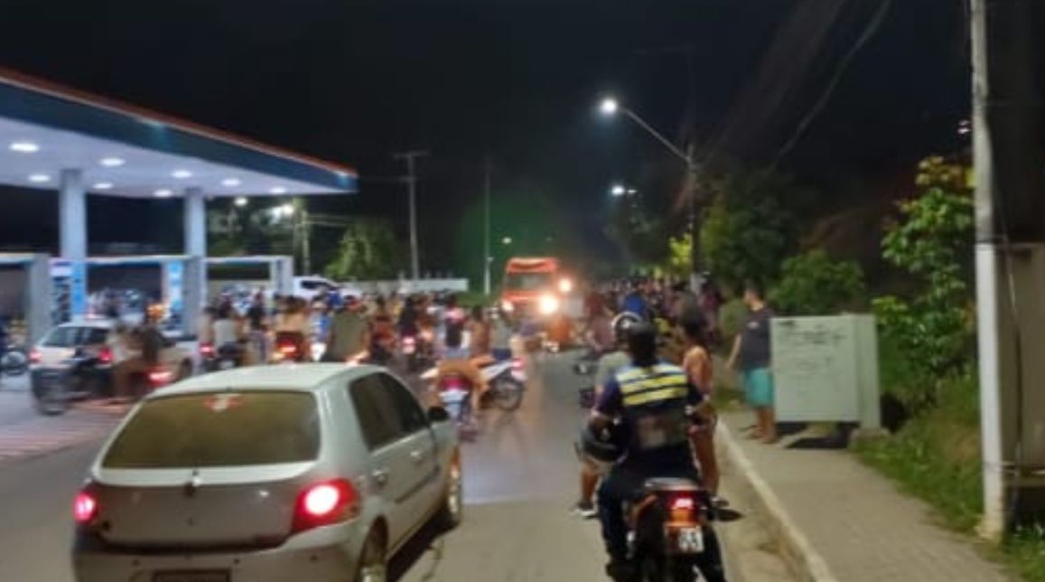 Ac1dente envolvendo moto deixa duas pessoas fer1das em Tefé; Veja vídeo