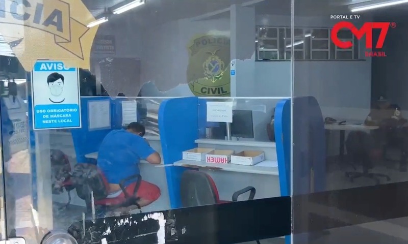 Cr1minosos invadem casa, roubam carro e at1ram contra morador em Manaus