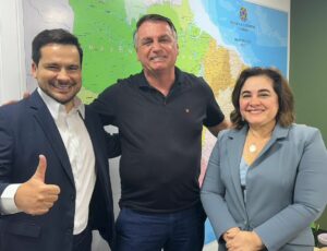 Bolsonaro une Alberto Neto e Maria do Carmo para fortalecer a direita em Manaus; veja vídeo
