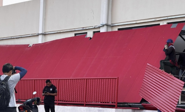 Obra de milhões do Prefeito Bi Garcia desaba um mês após inauguração em Parintins; veja vídeo