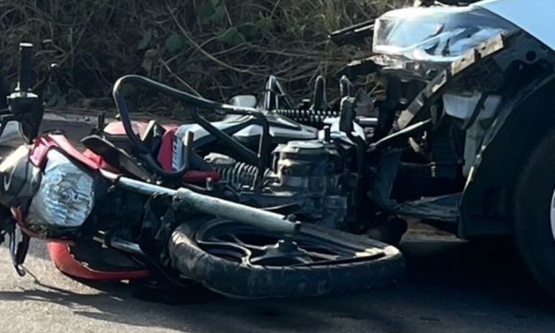 Motociclista m0rre em grave ac1dente na entrada do Iranduba; família se desespera, veja vídeo