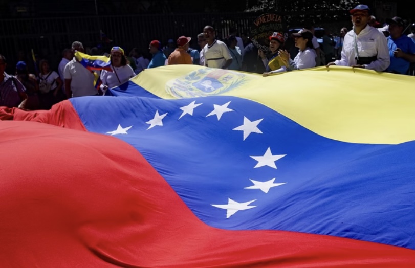 Eleições na Venezuela: urnas são fechadas após 12 horas de votação