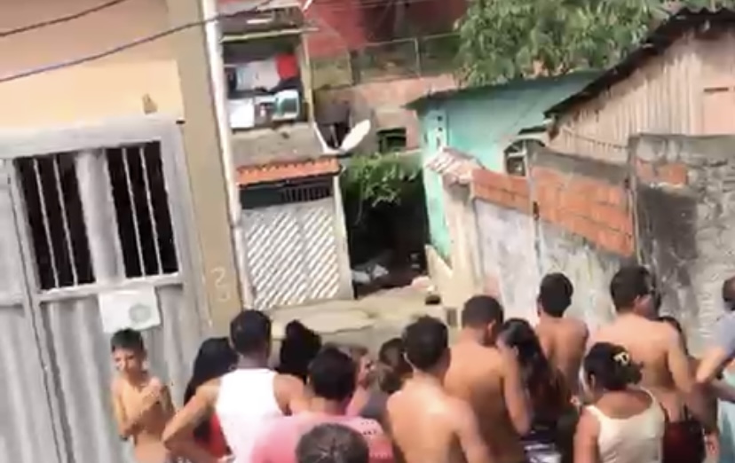 Suposto estupr4d0r é espanc4d0 até a m0rte em Manaus; veja vídeos