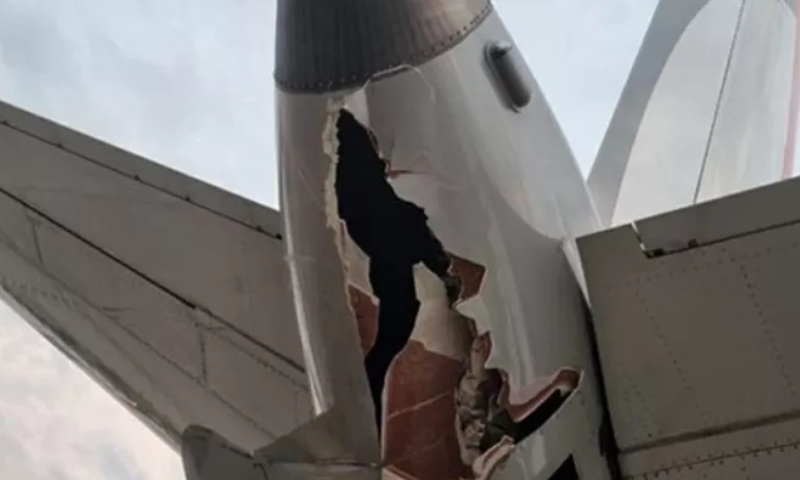 Aviões colidem em pátio de aeroporto e voos são cancelados; veja vídeos
