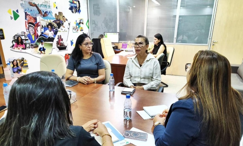 Seduc discute reajuste para profissionais da educação; aumento pode chegar a 4,5%