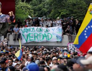Venezuela: sobe para 13 o número de mortos em protestos contra Maduro