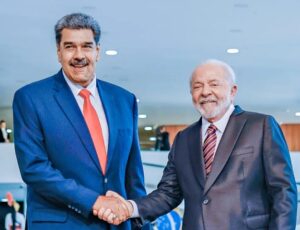 "Lula está dando tempo para Maduro fraudar atas", diz analista político; veja vídeo