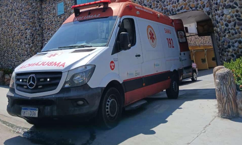 Bomba: idoso leva 3 novinhas ‘sapecas’ para tarde inesquecível em motel de Manaus e sai carregado pelo SAMU