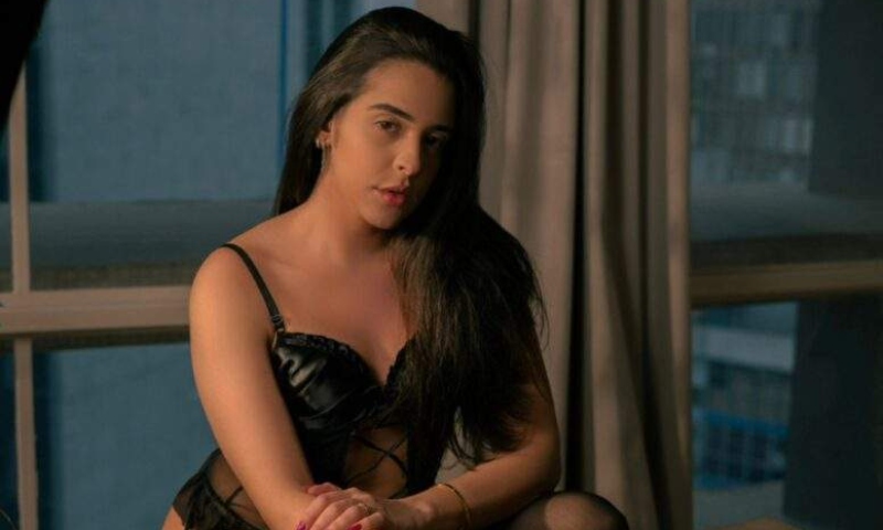 Blogueira tem foto pelad0n4 vendida pelo próprio vizinho: ‘Ficando rico às minhas custas’; veja
