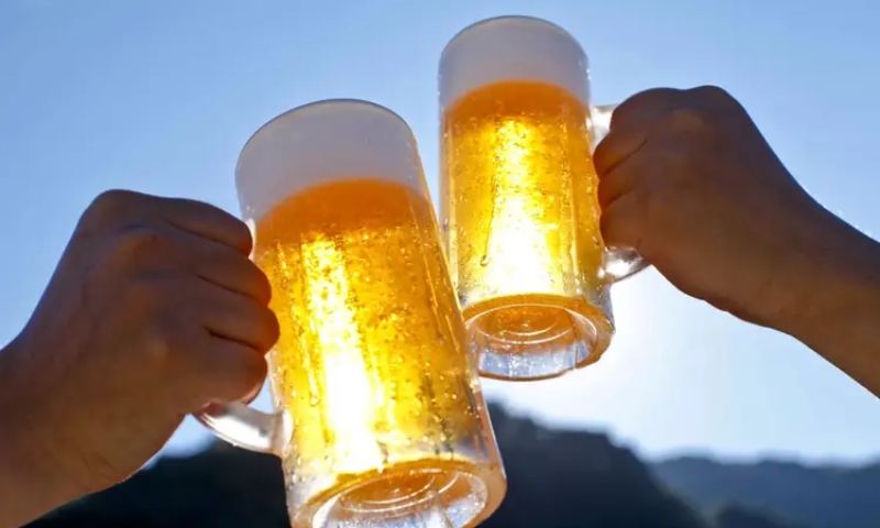 Dia Internacional da Cerveja homenageia os pais de Manaus nesse verão amazônico