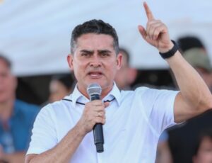 Prefeito David Almeida lidera intenções de voto com 31,5%, diz Pontual Pesquisas