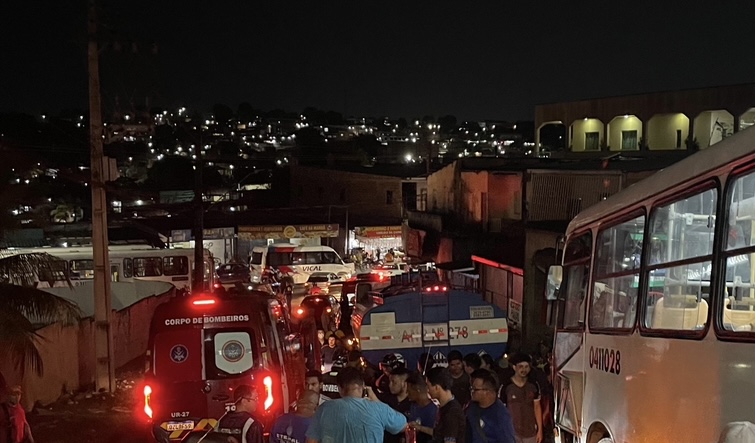 Ônibus desgovernado deixa mais de cinco ferid0s na Zona Leste de Manaus; veja vídeos