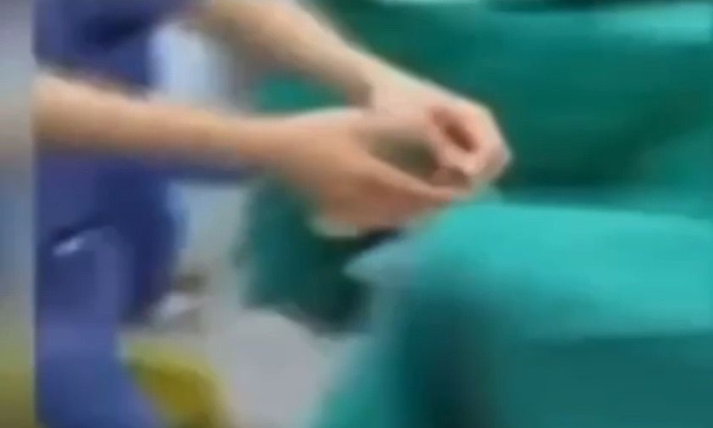 Inacreditável: homem intr0duz an1m4l de 60cm em seu ‘precioso’ e acaba tendo estôm4go c0m1do; veja vídeo