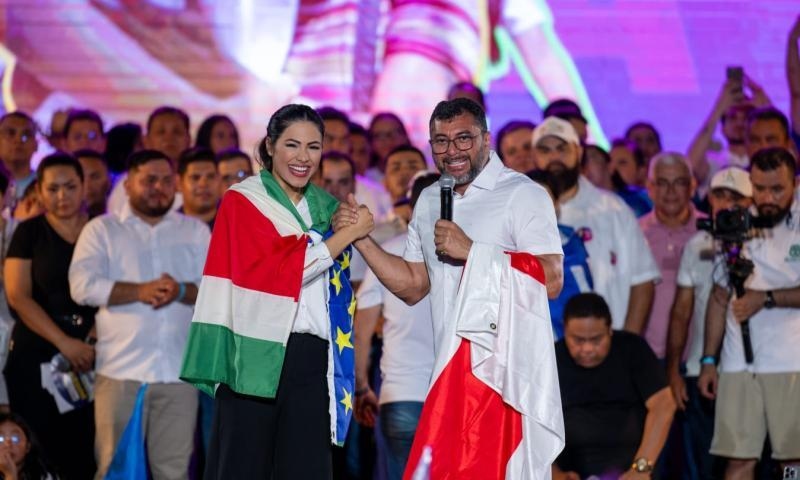 Com apoio de Wilson Lima, Brena Dianná oficializa candidatura à prefeitura de Parintins com bumbódromo lotado