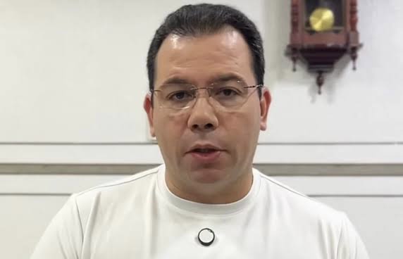 Decisão Judicial garante participação de Wilker Barreto no debate da Band Amazonas