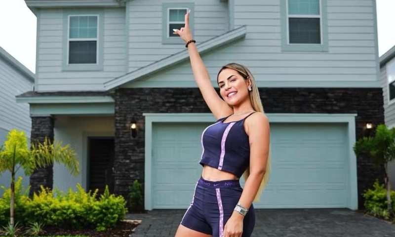 Deolane Bezerra compra casa de R$ 5 milhões em Orlando; veja fotos