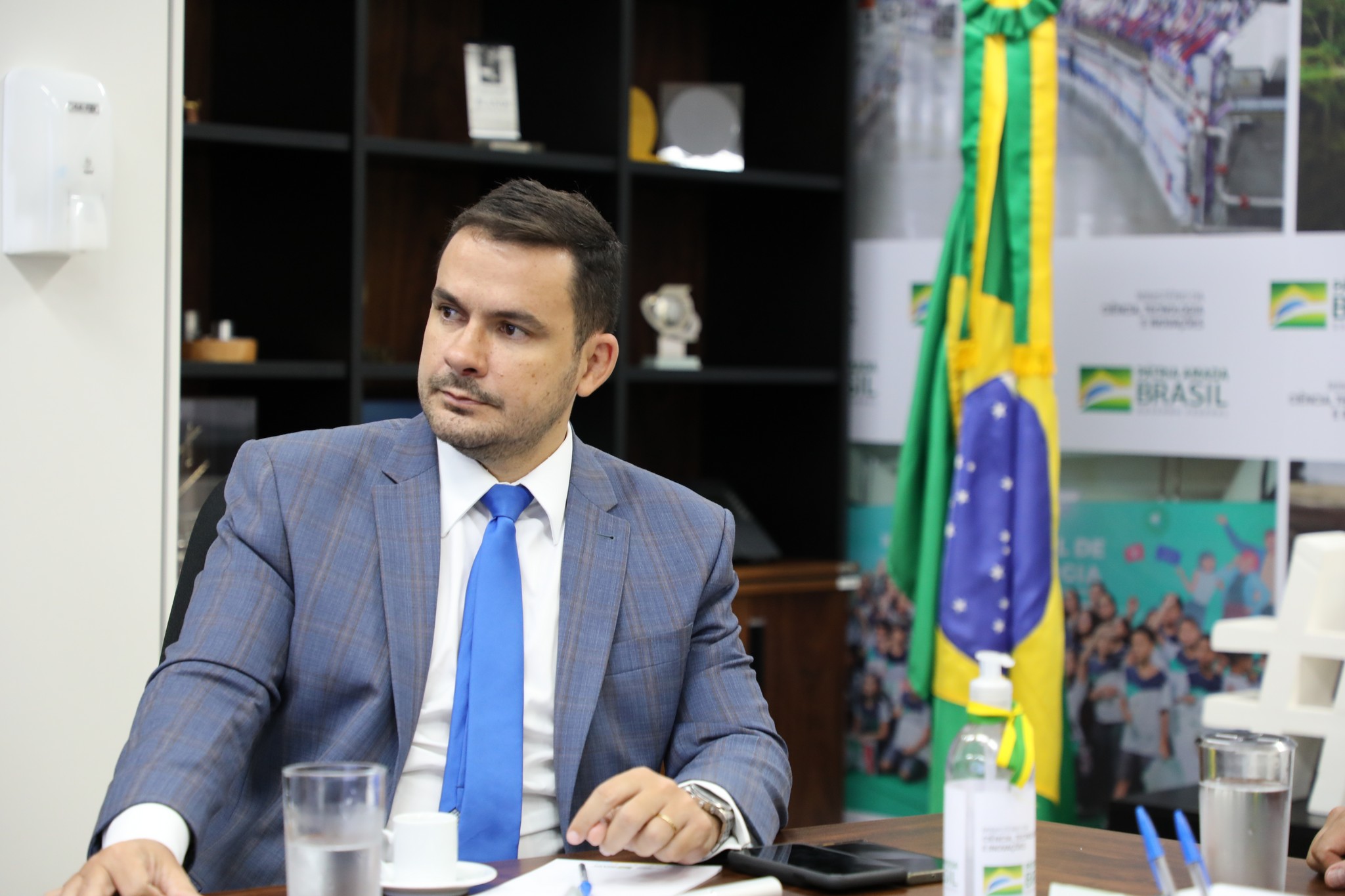Alberto Neto registra candidatura para a Prefeitura de Manaus com patrimônio de mais de R$ 700 mil; veja os bens