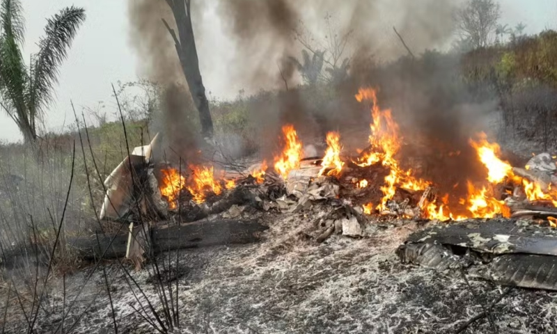 Urgente: avião cai em fazenda no Mato Grosso e deixa vários m0rtos; veja vídeo