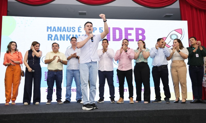 David Almeida comemora maior nota da história no Ideb e entrada de Manaus no TOP 5 da educação