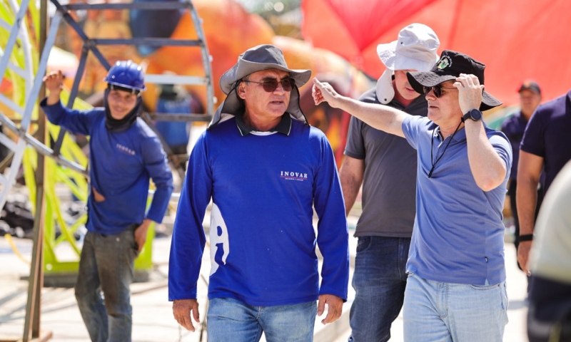 Prefeito David Almeida acompanha avanço das obras da segunda etapa do parque Gigantes da Floresta