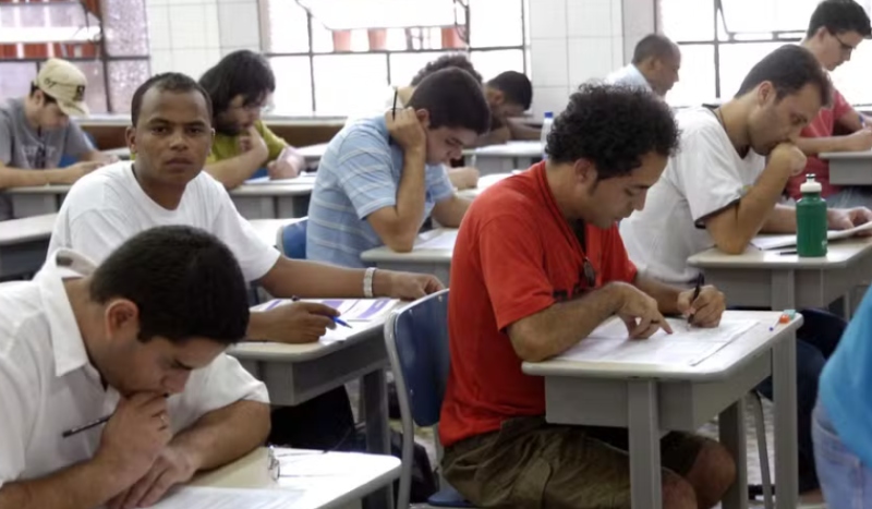 Cerca de 2 milhões de candidatos fazem as provas do CNU neste domingo