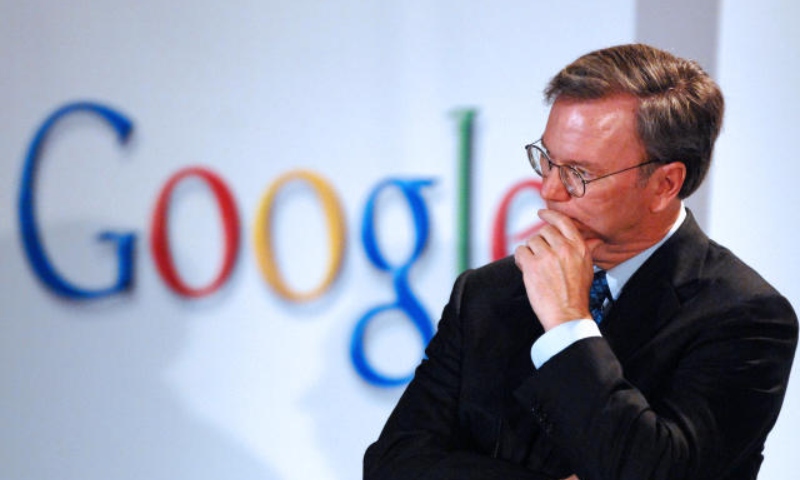 Ex-CEO do Google culpa home office por atraso da gigante da tecnologia na área de IA